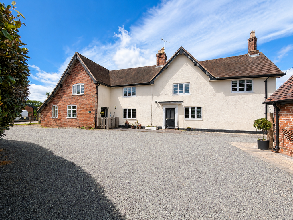 House in Bromsgrove, Wythall - View 3