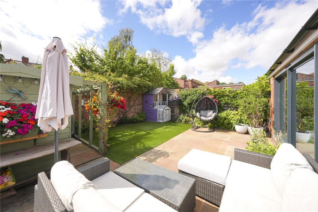 House in North Yorkshire, York - View 3