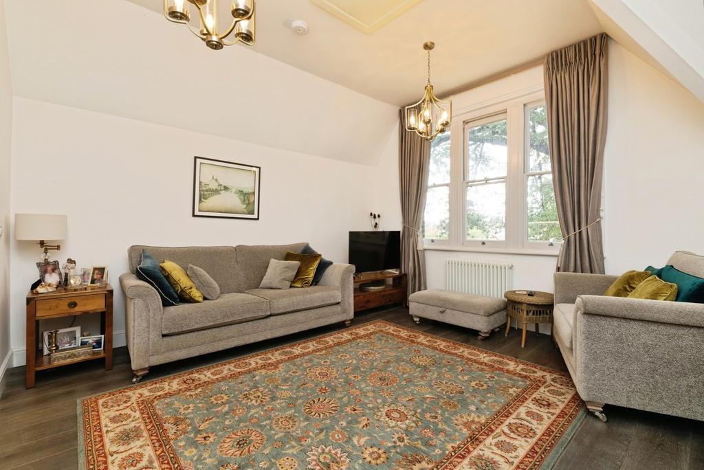 Apartment in Ilford - View 2