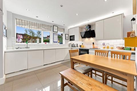 4 bedroom semi-detached house for sale, St Helens Crescent, Burton Joyce, Nottingham, NG14 5DW