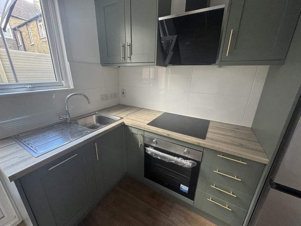 Apartment in London - View 5