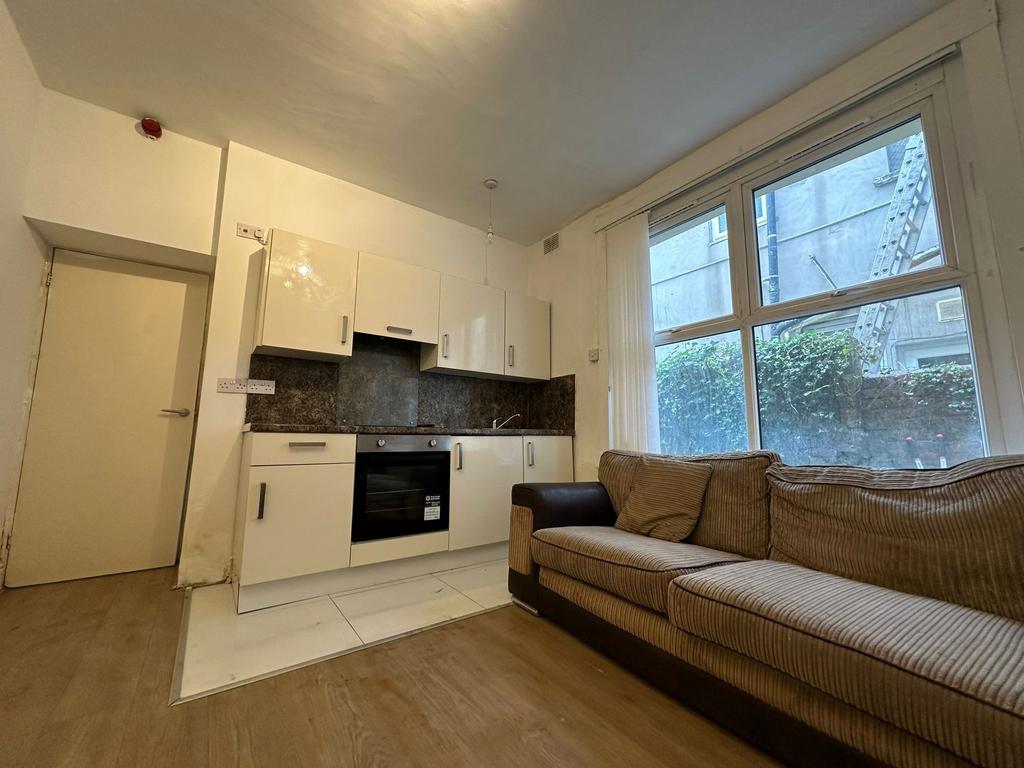 Apartment in Cardiff - View 4