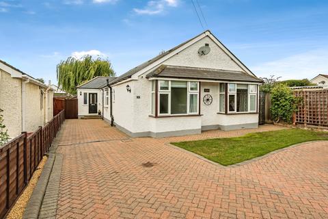 4 bedroom detached bungalow for sale, Mead Way, Slough