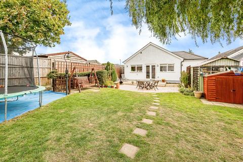 4 bedroom detached bungalow for sale, Mead Way, Slough