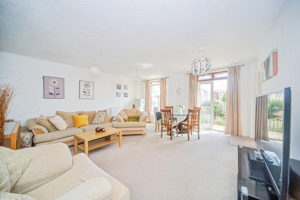 Apartment in Hampshire - View 2