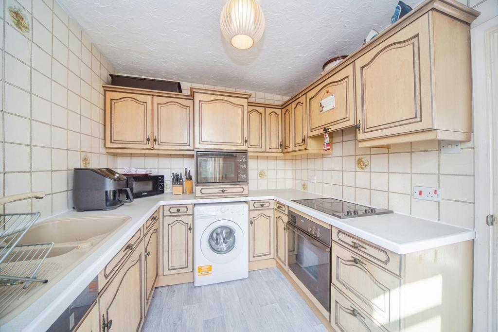 Apartment in Hampshire - View 3
