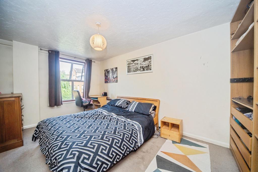 Apartment in Hampshire - View 4