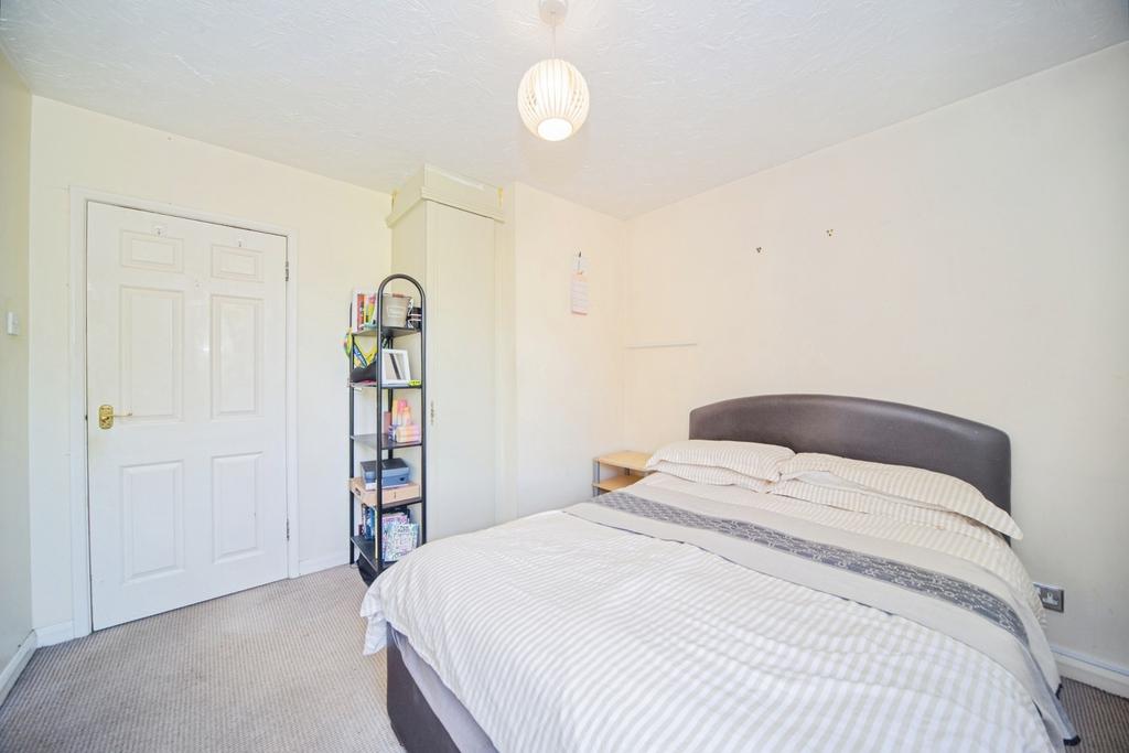 Apartment in Hampshire - View 5
