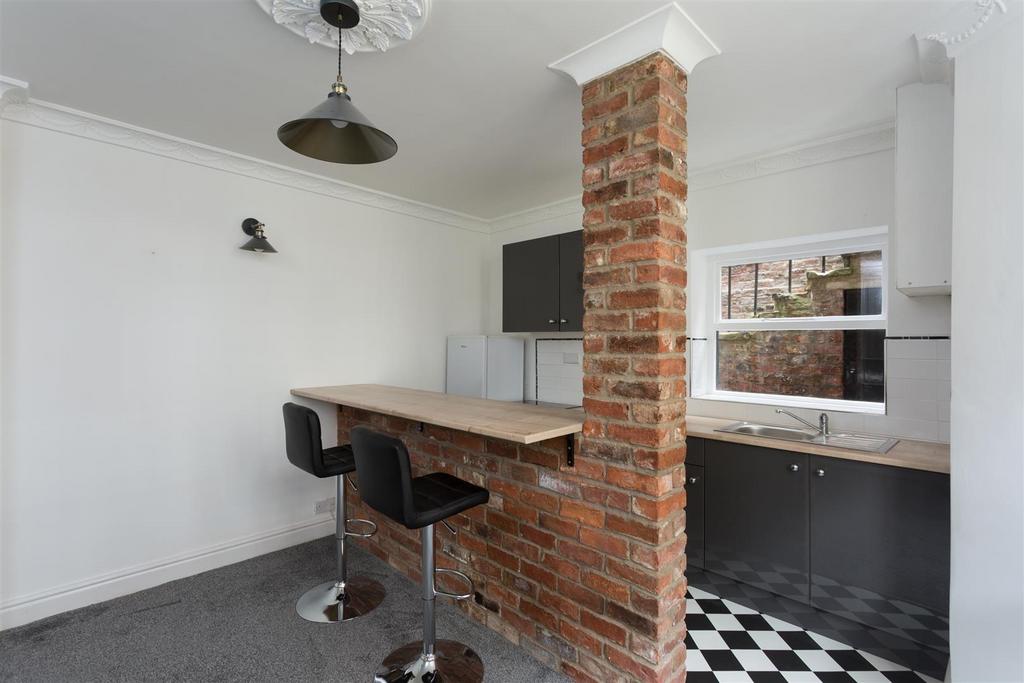 Apartment in York - View 2