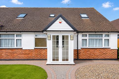 4 bedroom semi-detached bungalow for sale, The Mall, Park Street, St. Albans