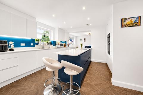 4 bedroom semi-detached bungalow for sale, The Mall, Park Street, St. Albans