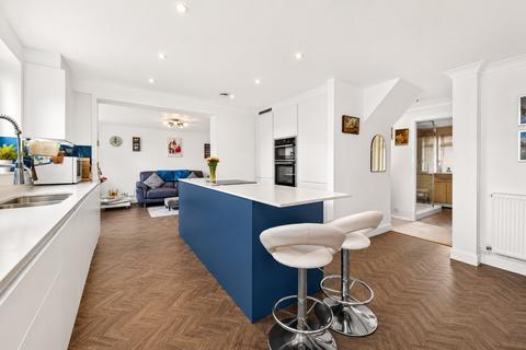 4 bedroom semi-detached bungalow for sale, The Mall, Park Street, St. Albans