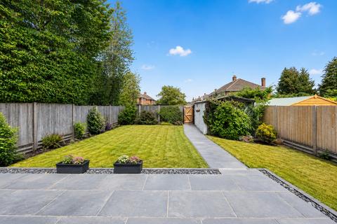4 bedroom semi-detached bungalow for sale, The Mall, Park Street, St. Albans