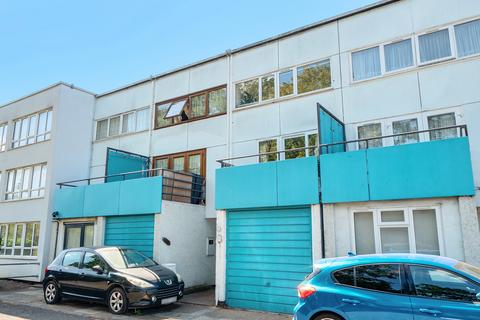 undefined, Huntingdon Close, Mitcham CR4