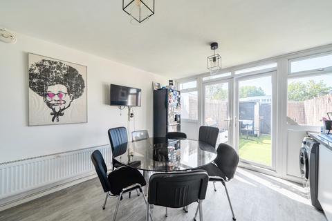undefined, Huntingdon Close, Mitcham CR4