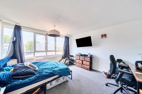 undefined, Huntingdon Close, Mitcham CR4