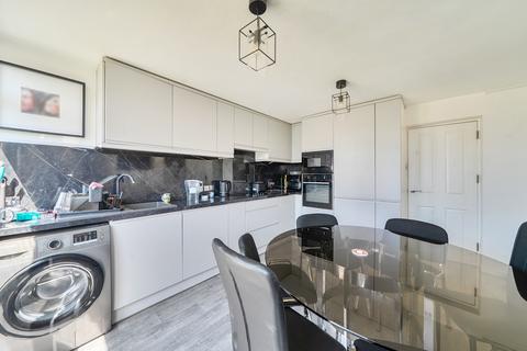 undefined, Huntingdon Close, Mitcham CR4