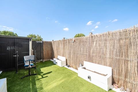 undefined, Huntingdon Close, Mitcham CR4