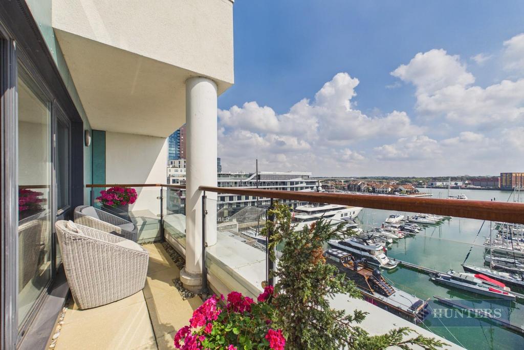 Apartment in Southampton - View 3