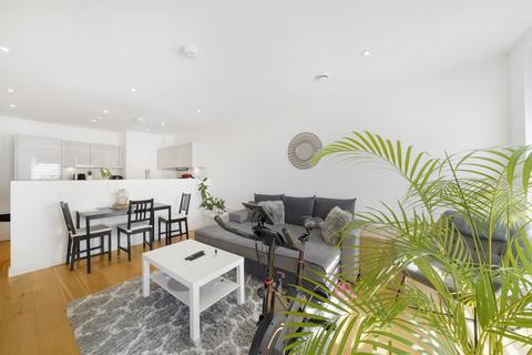 2 bedroom apartment to rent, Holman Drive, Southall UB2