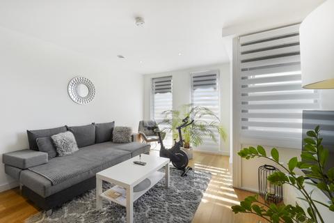 2 bedroom apartment to rent, Holman Drive, Southall UB2