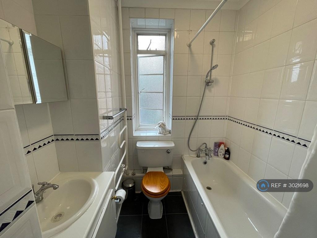 Apartment in London - View 3