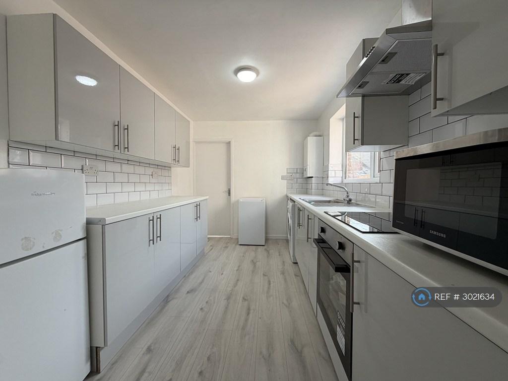 Apartment in Newcastle upon Tyne, Tyne and Wear - View 2