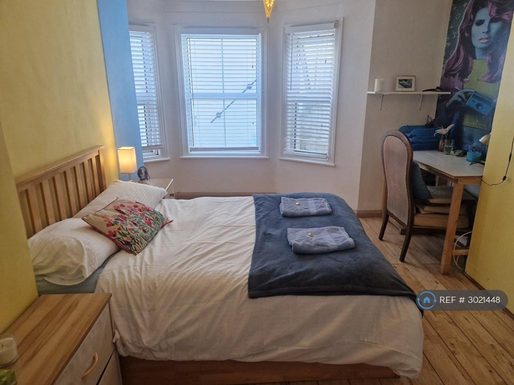 Apartment in Brighton, Brunswick - View 5
