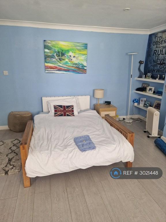 Apartment in Brighton, Brunswick - More