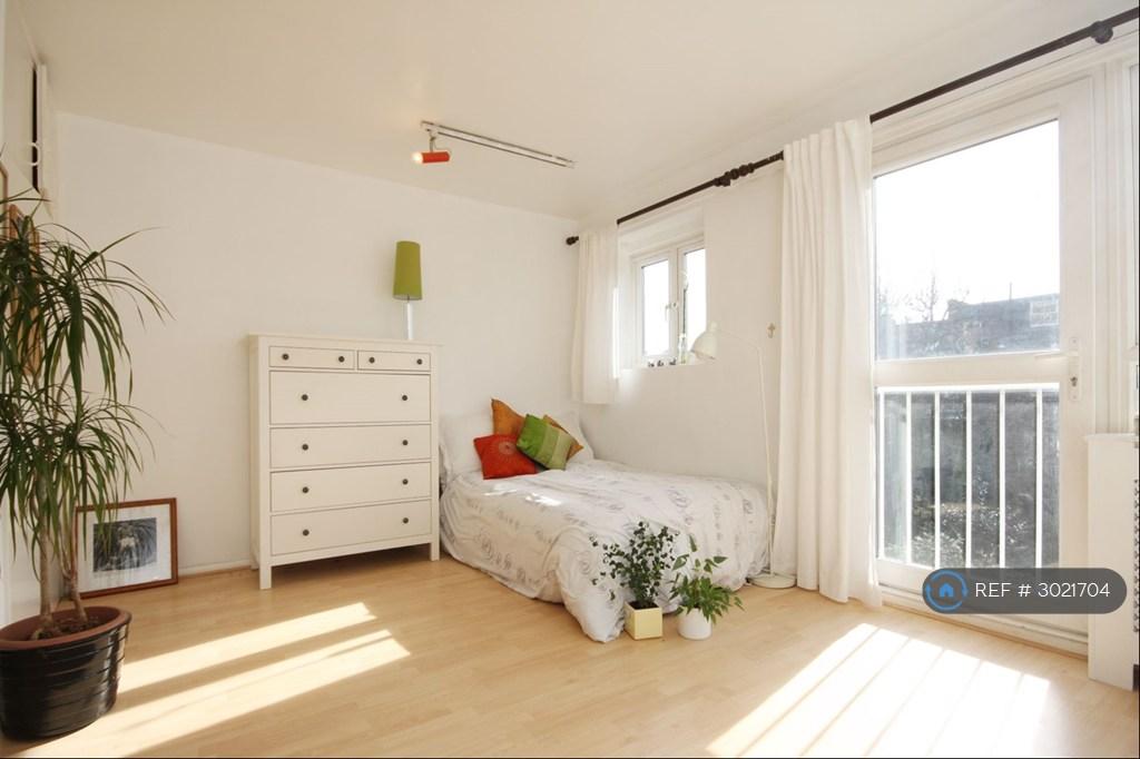 Apartment in West Kensington - View 4