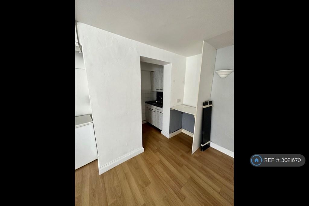 Apartment in Brighon, Brighton and Hove - View 3