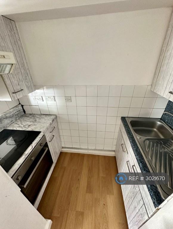 Apartment in Brighon, Brighton and Hove - View 4
