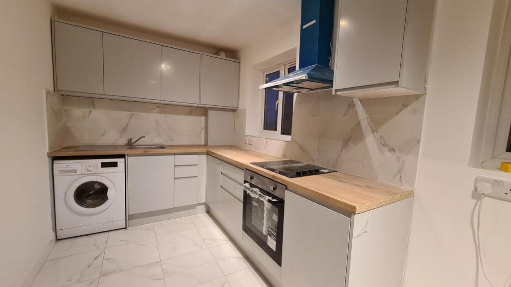 House in London - View 2