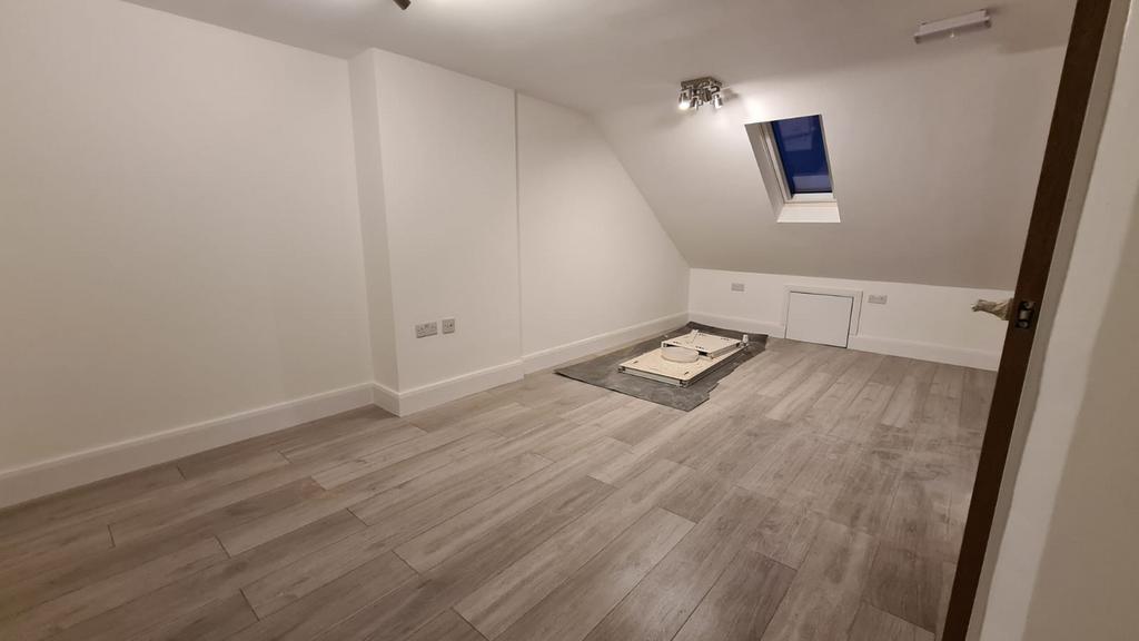 House in London - View 3