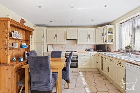 4 bedroom semi-detached house for sale, Ivy Chimneys, Epping CM16