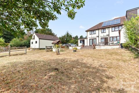 4 bedroom semi-detached house for sale, Ivy Chimneys, Epping CM16