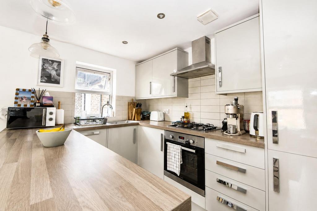 Apartment in East Finchley - View 2