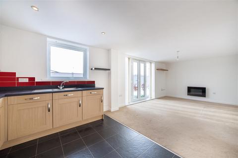 2 bedroom flat for sale, Elmwood Park Court, Great Park, NE13