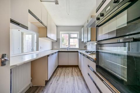 undefined, Blenheim Gardens, Kingston, Kingston upon Thames, KT2
