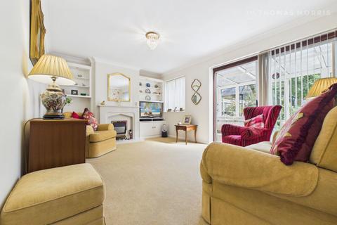 3 bedroom semi-detached house for sale, Spring Close, Bedfordshire SG18