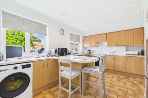 3 bedroom semi-detached house for sale, Spring Close, Bedfordshire SG18