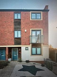 4 bedroom semi-detached house to rent, Hawksbill Way, London Road, PE2