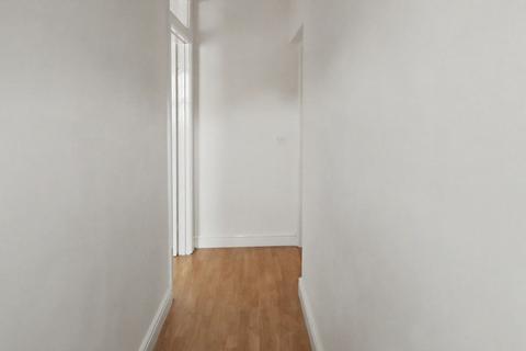 2 bedroom apartment to rent, Lymington Road, Stevenage SG1