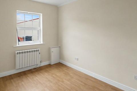 2 bedroom apartment to rent, Lymington Road, Stevenage SG1