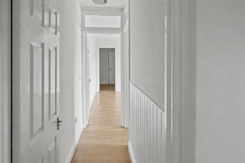 2 bedroom apartment to rent, Lymington Road, Stevenage SG1