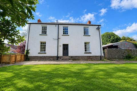 2 bedroom flat to rent, Lydney Park Estate, Lydney