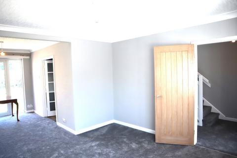 4 bedroom semi-detached house to rent, Hill Way, Oadby LE2