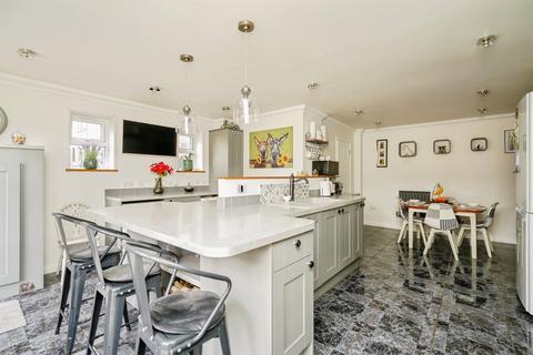 3 bedroom semi-detached house for sale, West Street, Bicester