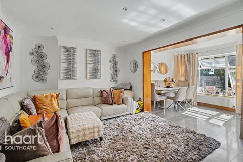 4 bedroom semi-detached house for sale, Tudor Crescent, London
