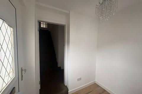 2 bedroom flat to rent, Meikle Earnock Road, Hamilton, ML3